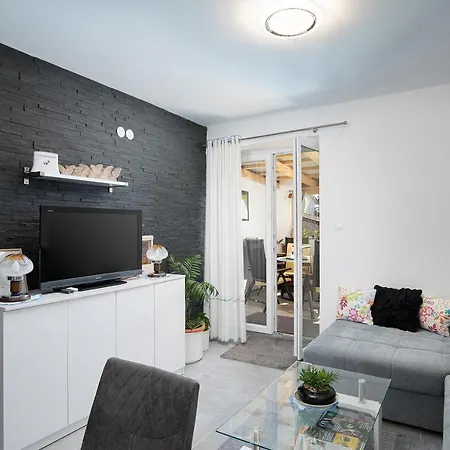 Appartement Sea View With Free Parking Pula