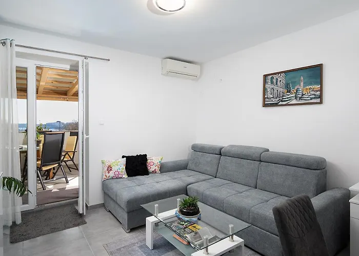 Sea View With Free Parking Apartment Pula