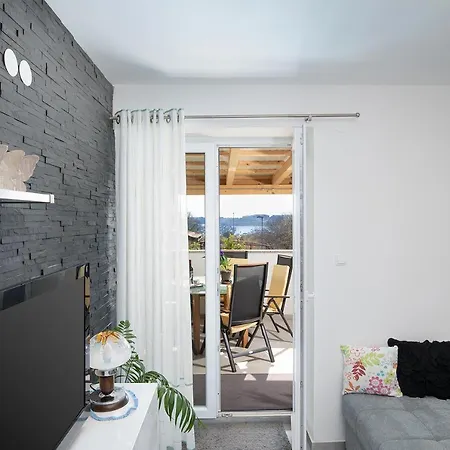 Sea View With Free Parking *