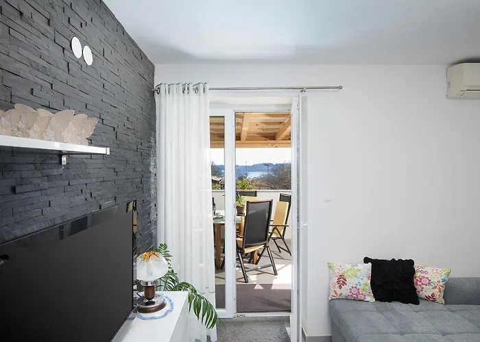 Sea View With Free Parking *