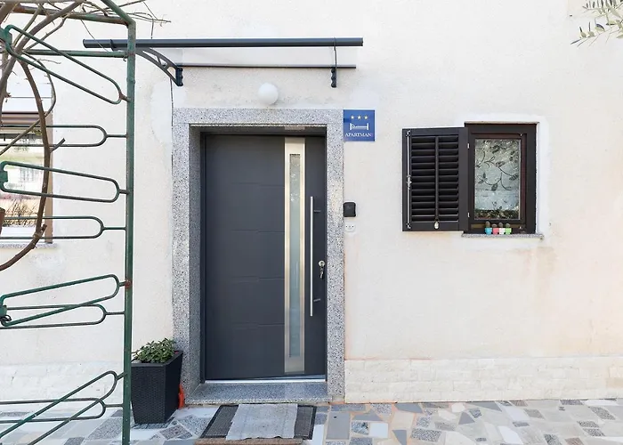 Sea View With Free Parking *