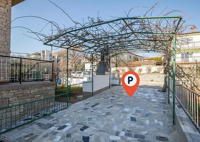 Sea View With Free Parking * Пула