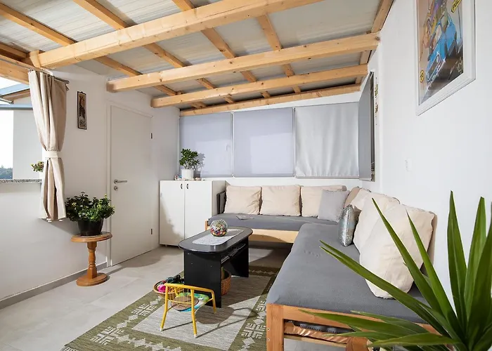 Sea View With Free Parking *